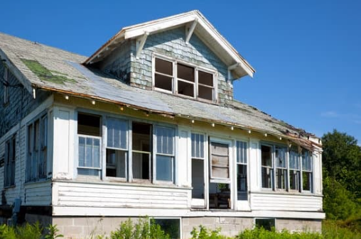 Dilapitated house